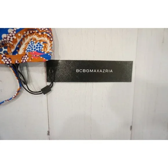 BCBGMAXAZRIA Standard Adjustable Triangle Bikini Swimsuit Top - Size 8, NWT - Picture 3 of 8